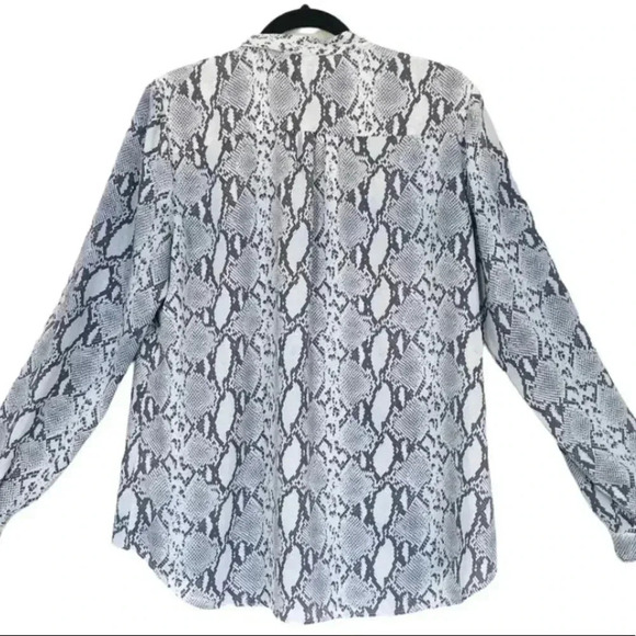 Kut From The Kloth Women’s Snake Print Sinclair Gray White Blouse Size XL - Picture 7 of 14